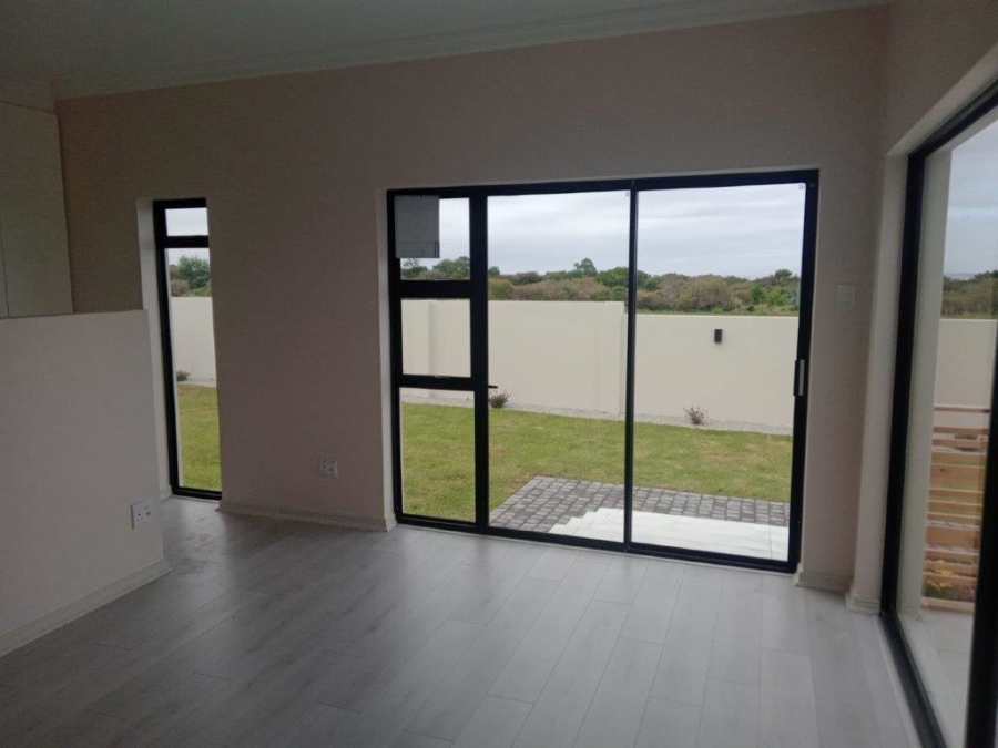 4 Bedroom Property for Sale in Wavecrest Eastern Cape